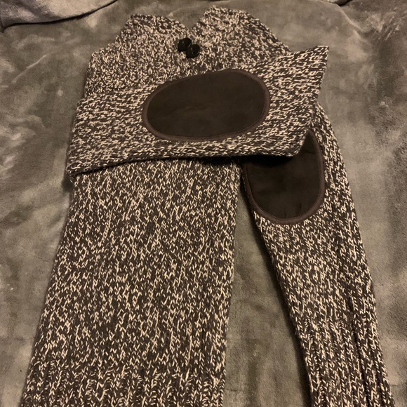 Sweater - Picture 4 of 4